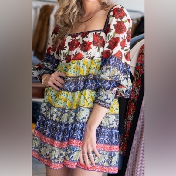 Alice + Olivia Rowen Smocked-Cuff Square-Neck Tunic Dress - Picture 4 of 11